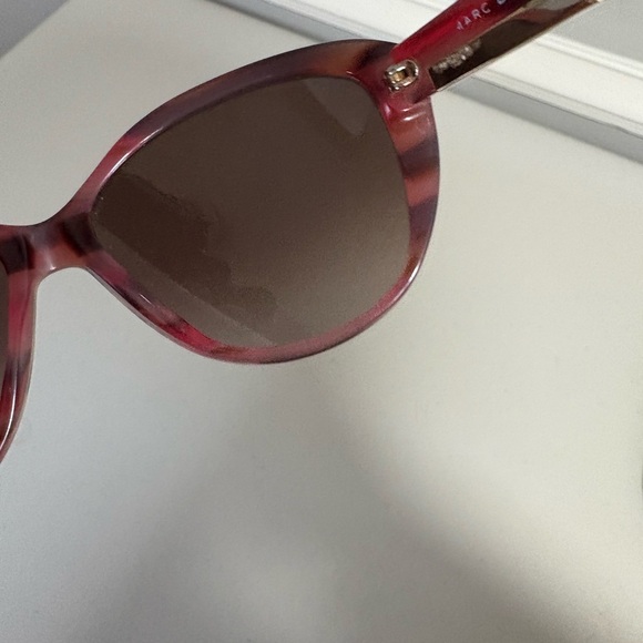 Marc by Marc Jacobs Sunglasses | Red-Pink & Brown Marble | 100% UV Protection - Picture 10 of 11
